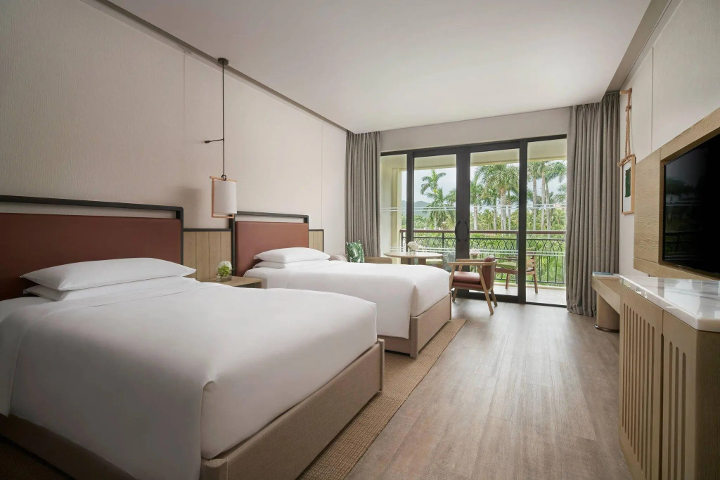Deluxe Double room with balcony and with ocean view (twin beds)