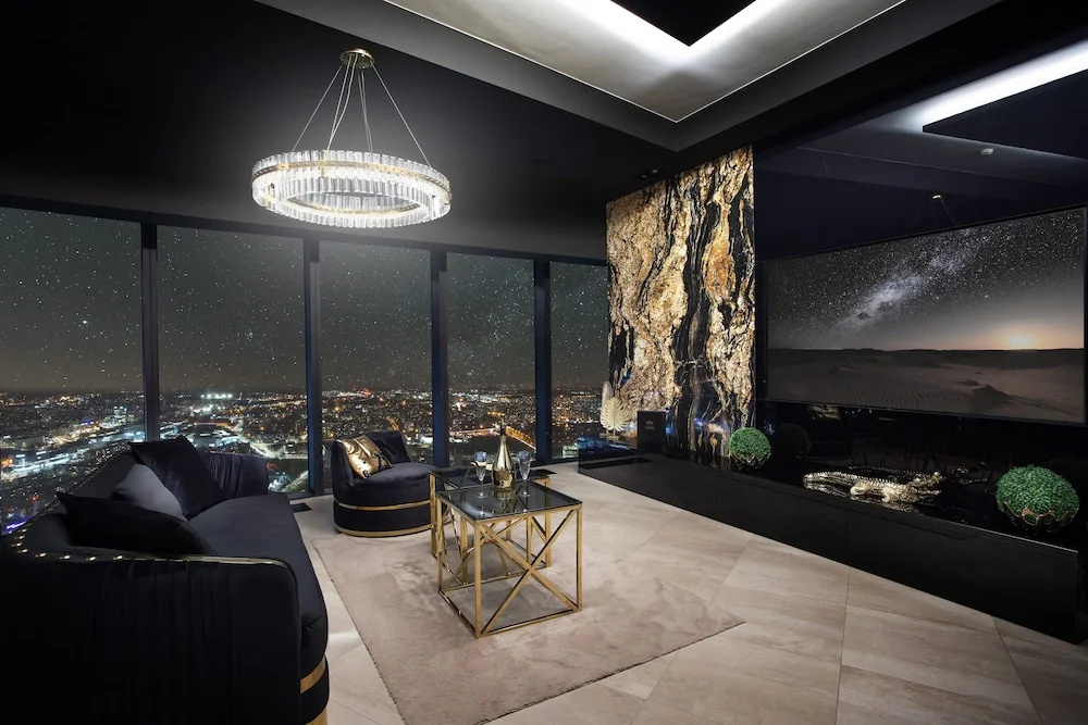 Apartments in Sky Tower with Bathtub near the window - фото 16