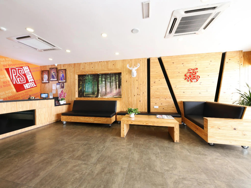 Lobby & Reception