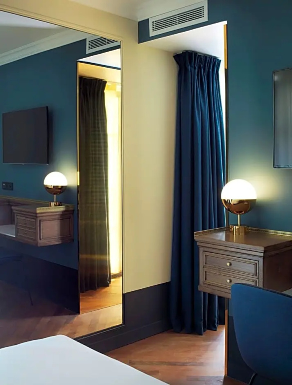 Executive Double room (full double bed)
