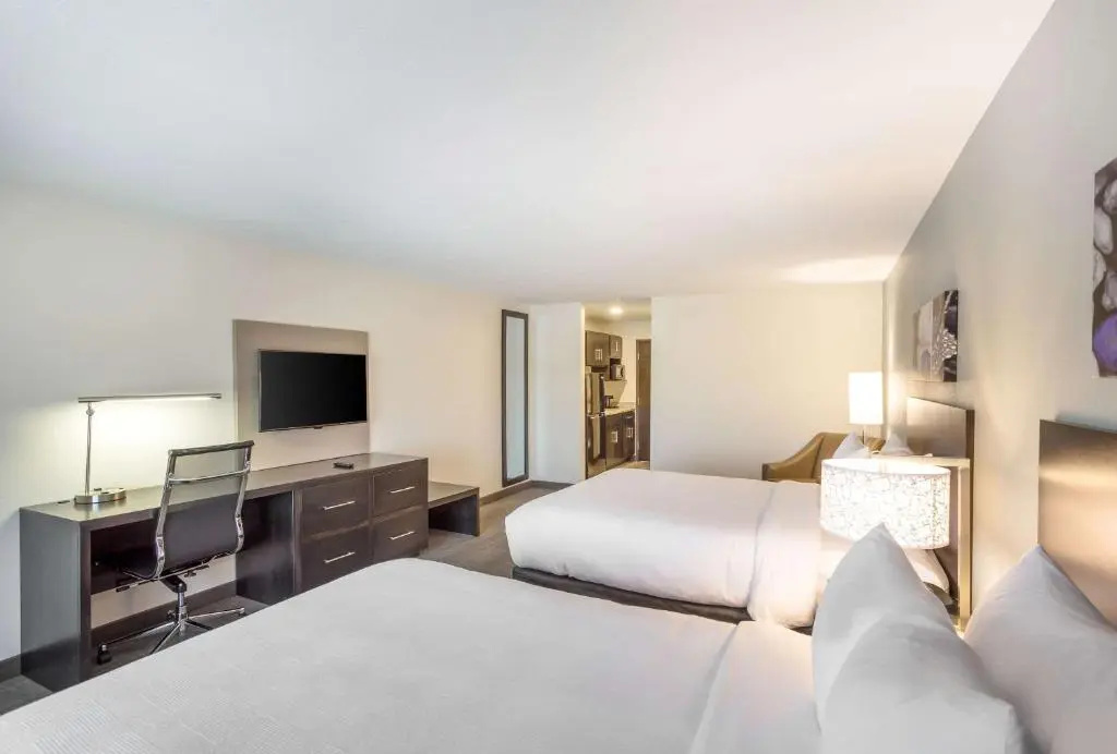Quadruple Suite