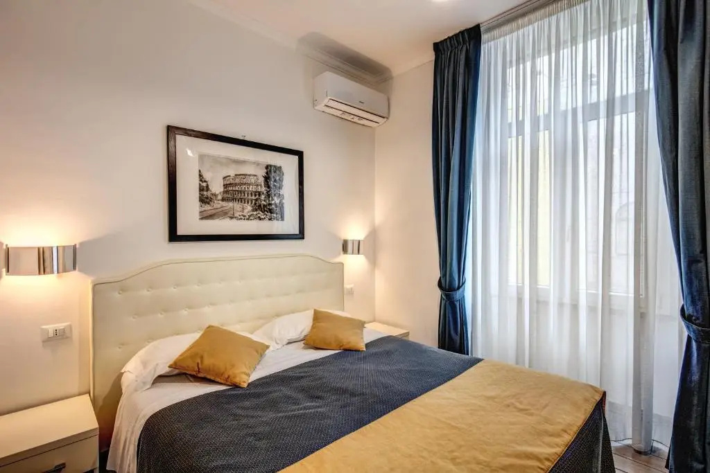 Classic Double room (full double bed)