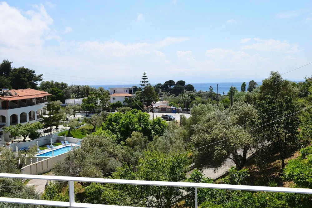 Apartment with balcony and with sea view