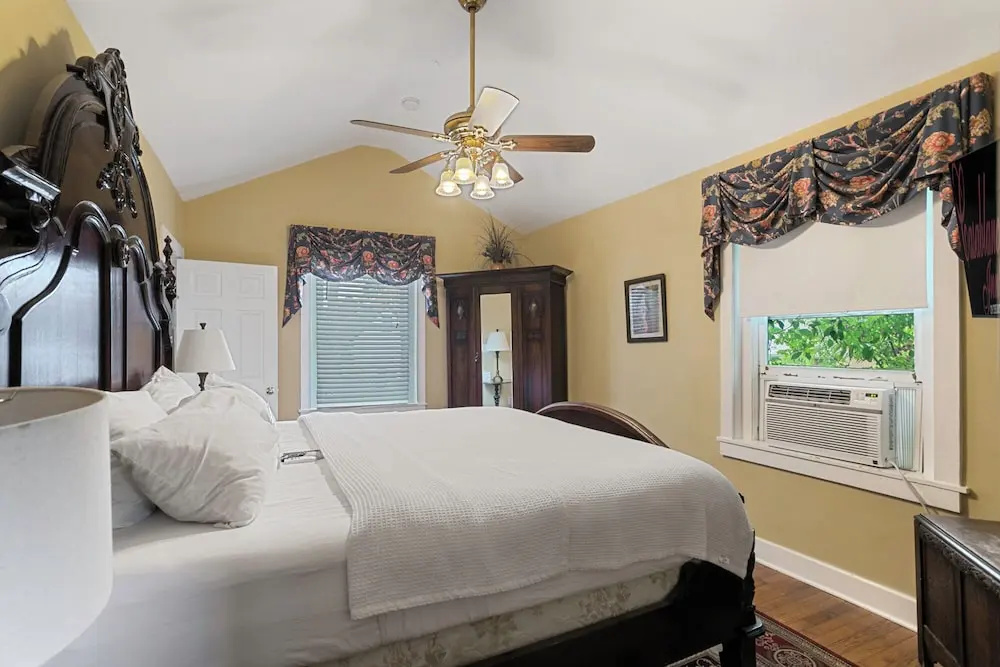 Standard Double room with balcony and with garden view (full double bed)
