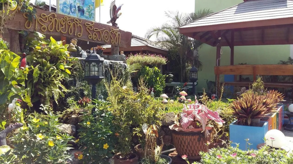 Subtawee Resort