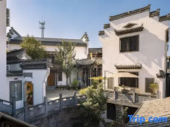 Floral Lux Hotel·Jirong Vale Villa Folk Lodge Huizhou Old Town Subsite