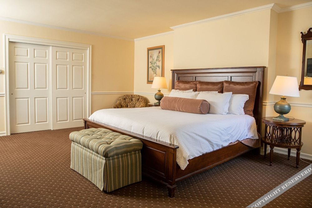 Plumsteadville Inn by null