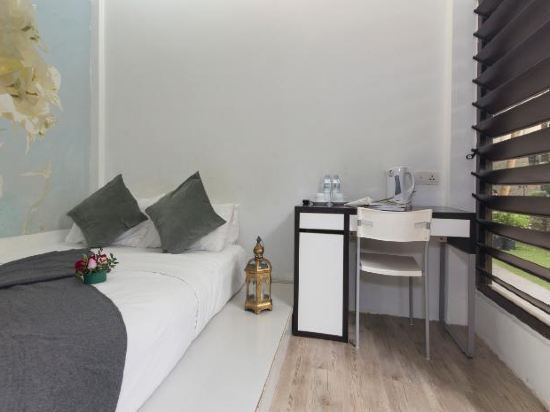 V Garden Hotel