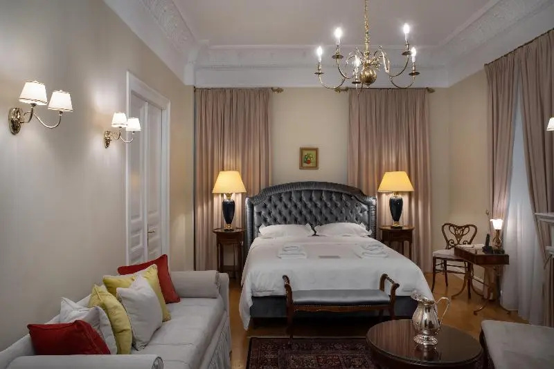 Standard Quadruple Family room