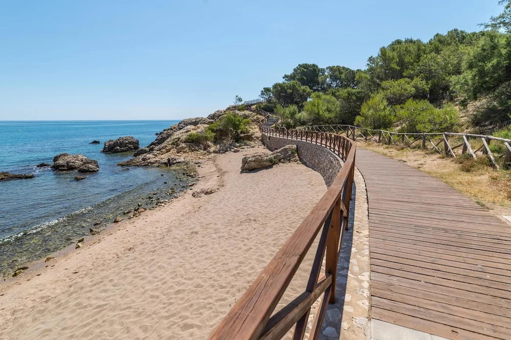 Beach & Waterfront