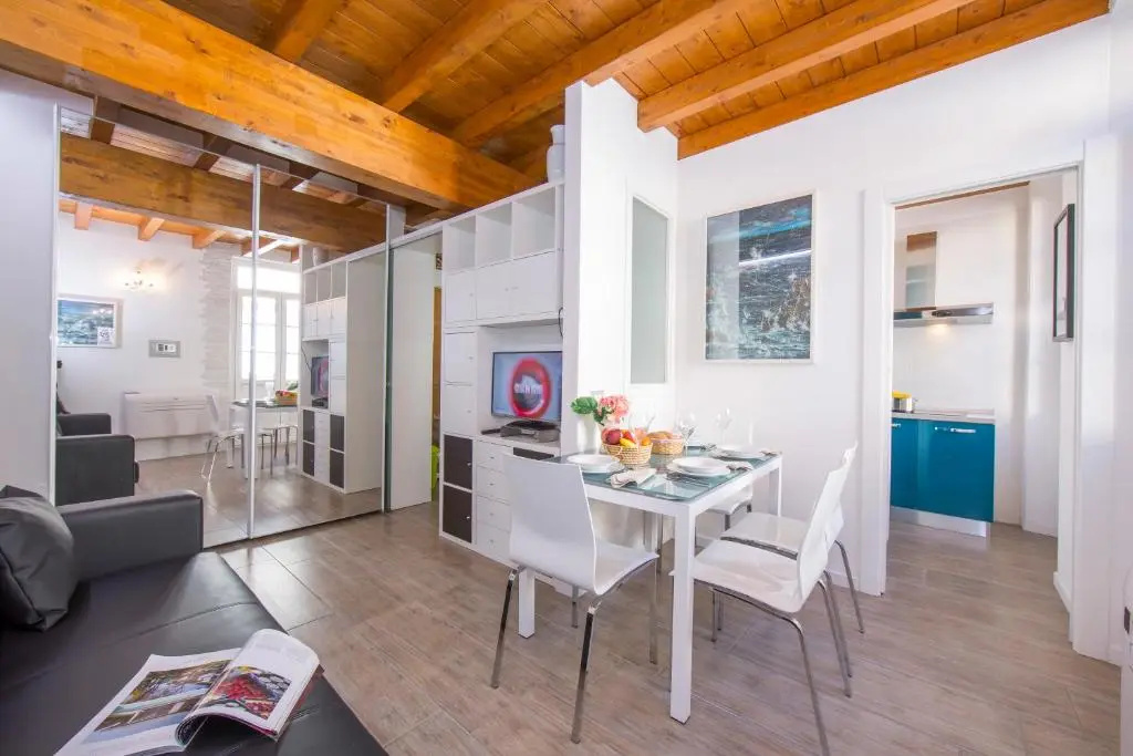 1 Bedroom Apartment