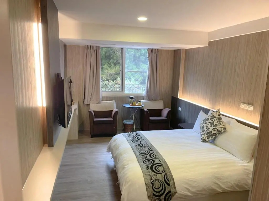 Deluxe Double room (full double bed)