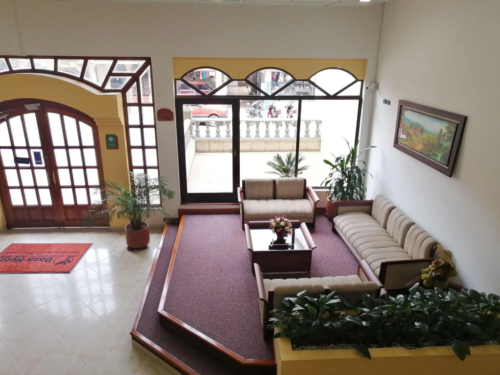 Lobby & Reception