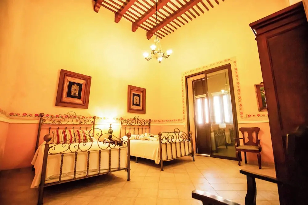 豪華四人房花園景雙人床套房