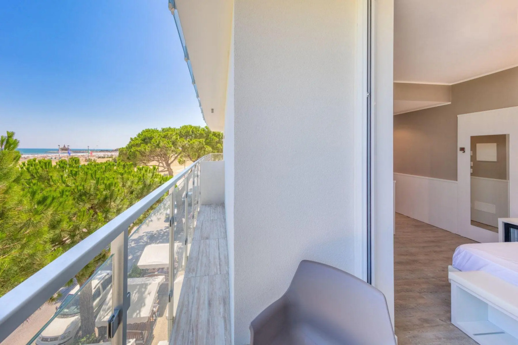Balcony & Terrace