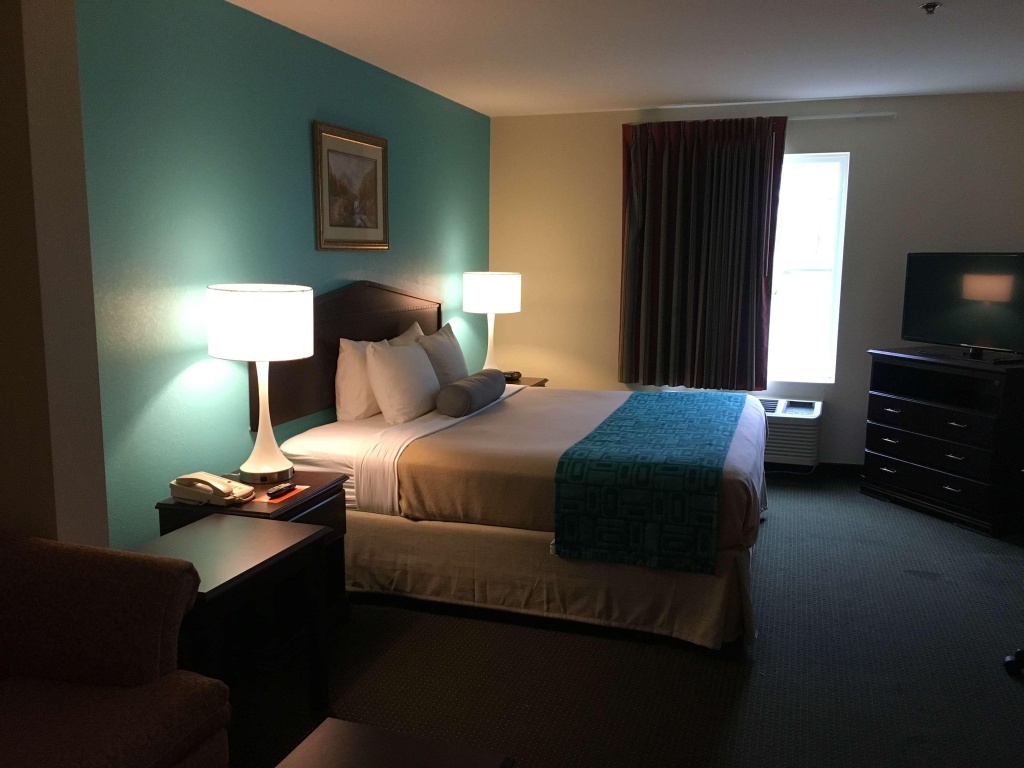 Howard Johnson by Wyndham Houma — 3