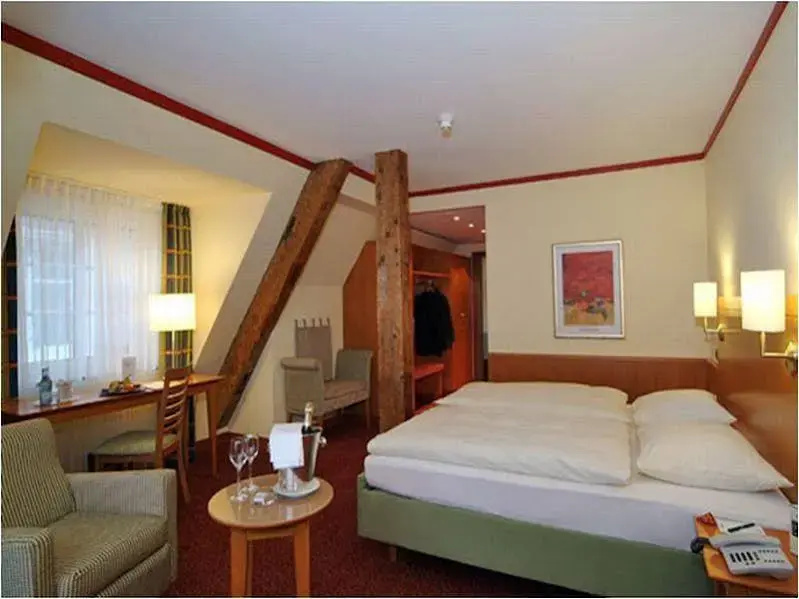 Bad Hotel - Général