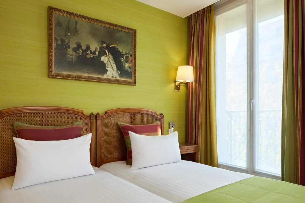 Отель Timhotel Invalides Eiffel в Париже
