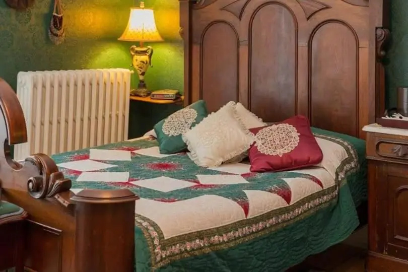 Deluxe Double room (full double bed)