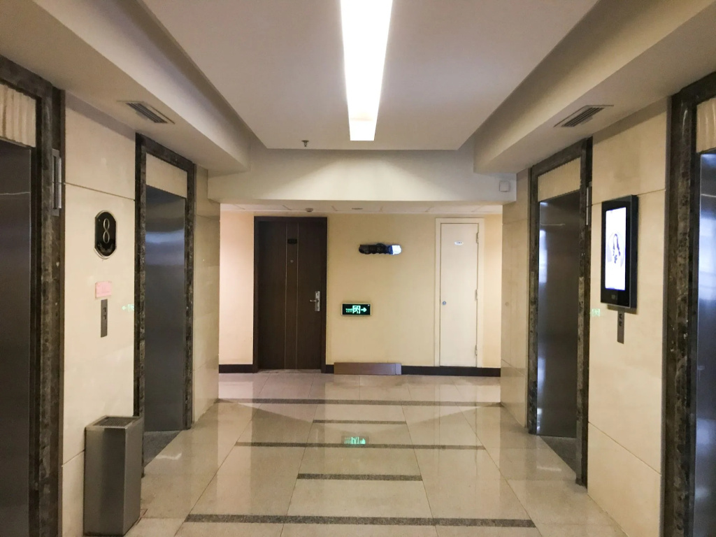 Lobby & Reception