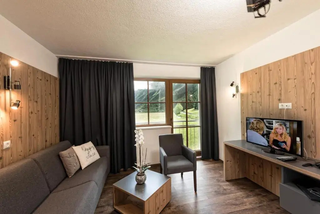 1 Bedroom Suite