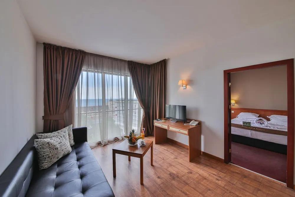 Апартаменты Standard c 1 комнатой в Prestige Hotel and Aquapark