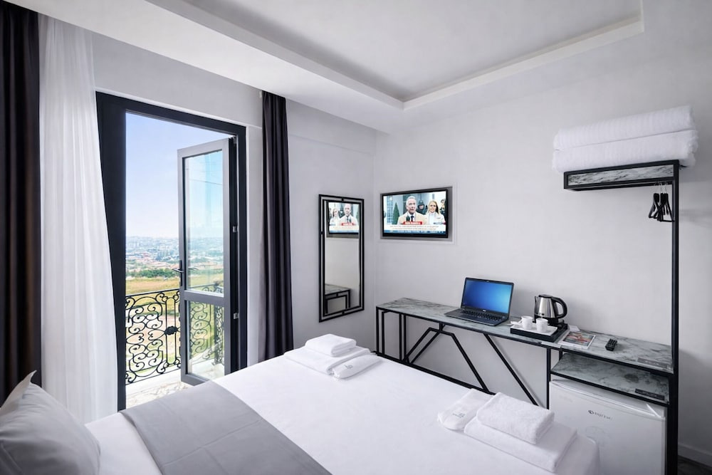 Deluxe Single room with balcony