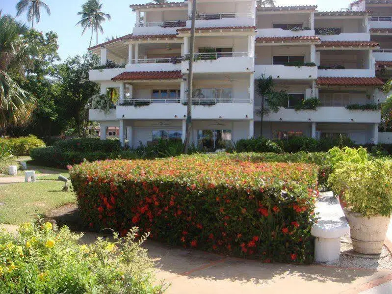 Royal Glitter Bay Villas