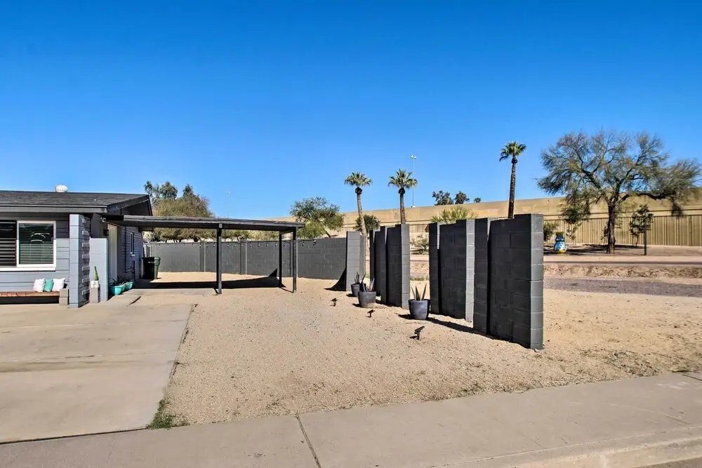 Charming Phoenix Home with Patio about 3 Miles to Dtwn