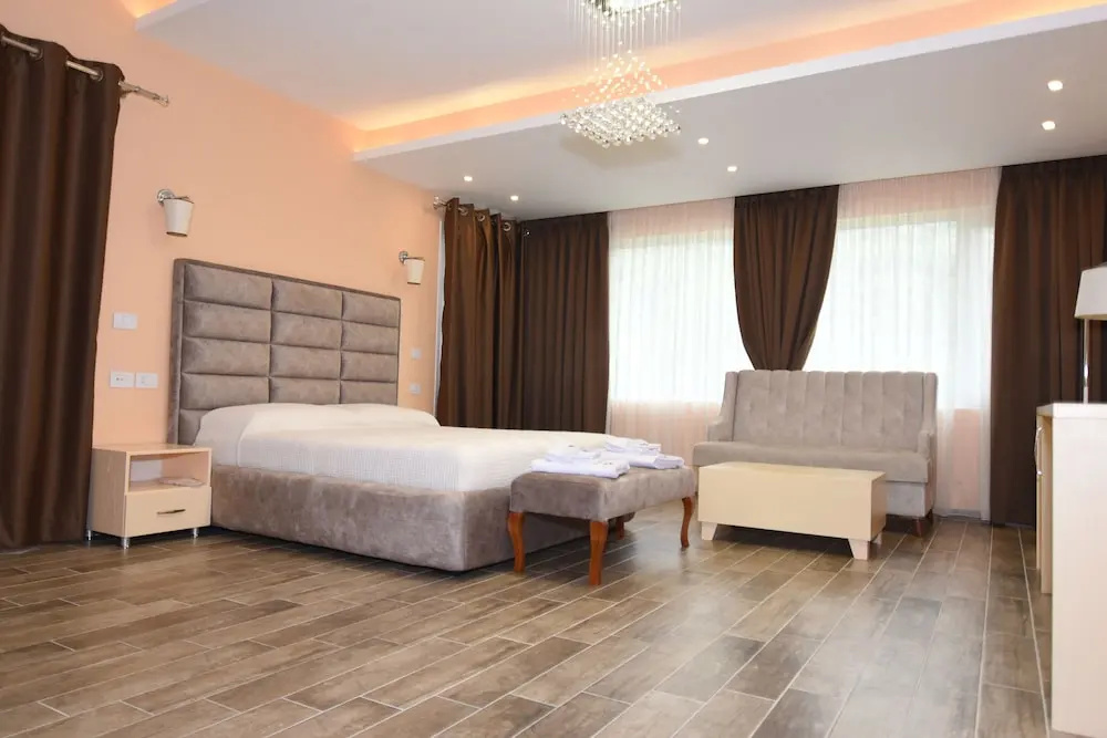Deluxe Suite with balcony