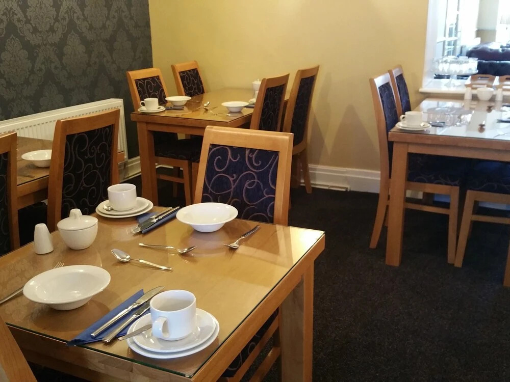 Courtneys Of Gynn Square - фото 10