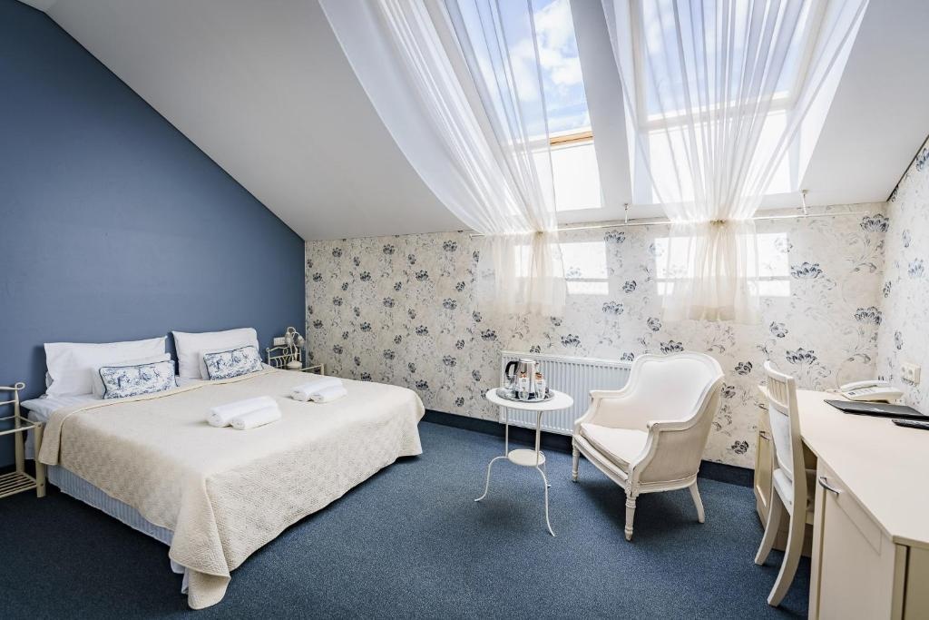Standard Double room (full double bed)