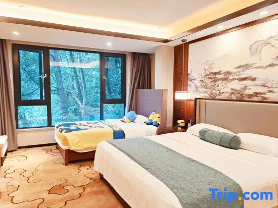 Deluxe Family Suite