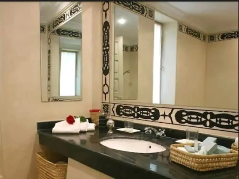 Standard Double Suite with balcony and with courtyard view (full double bed)