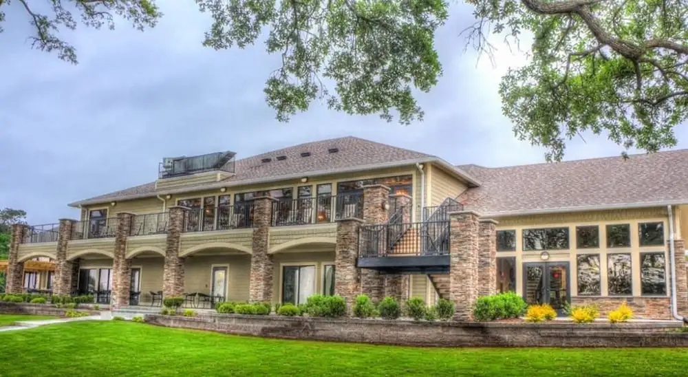 Holden Hideaway 2 Bedroom Condo by RedAwning