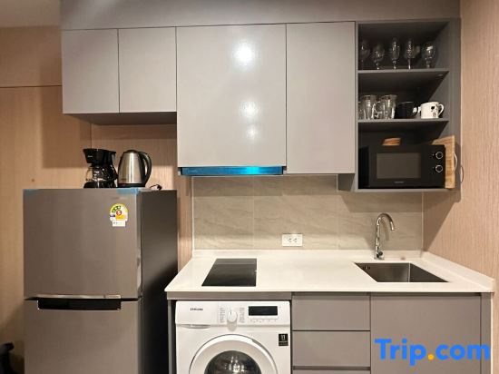 1BR High-Rise | Pool & Gym | BTS Punnawithi | BKK