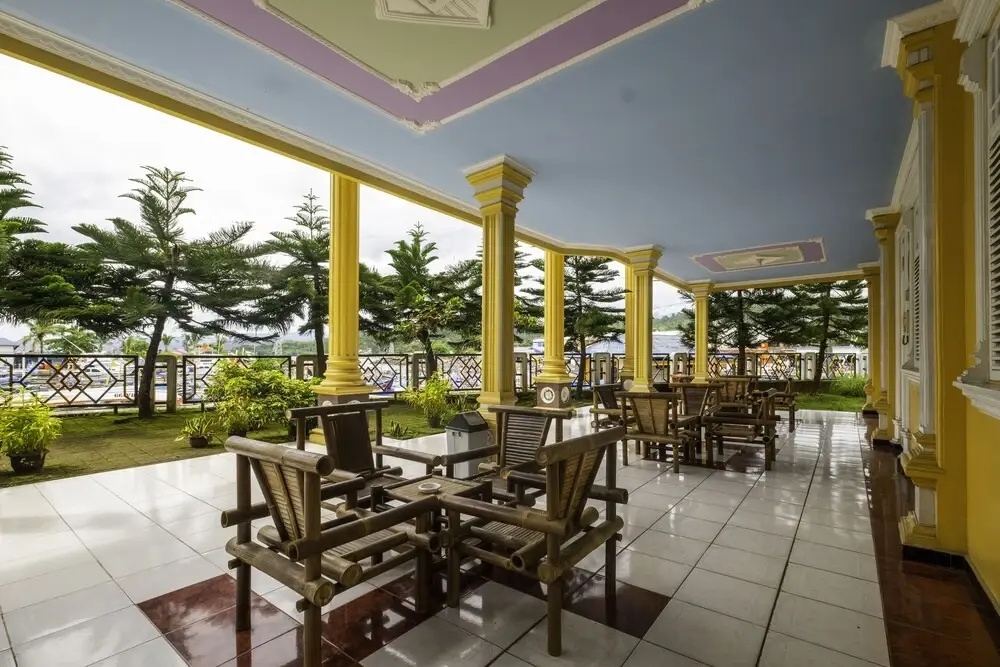 Hotel Mahkota Pantai by OYO Rooms