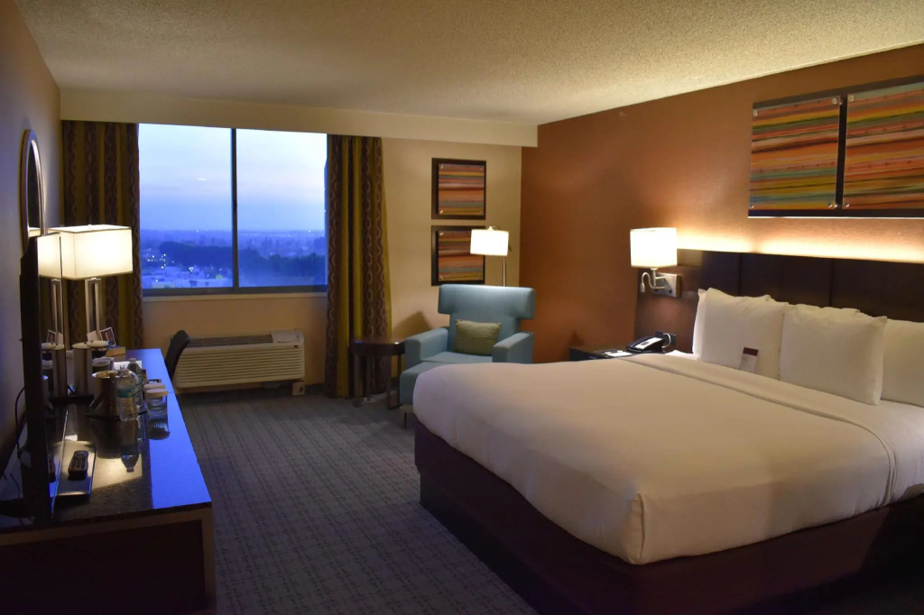 Standard Double room with pool view (full double bed)