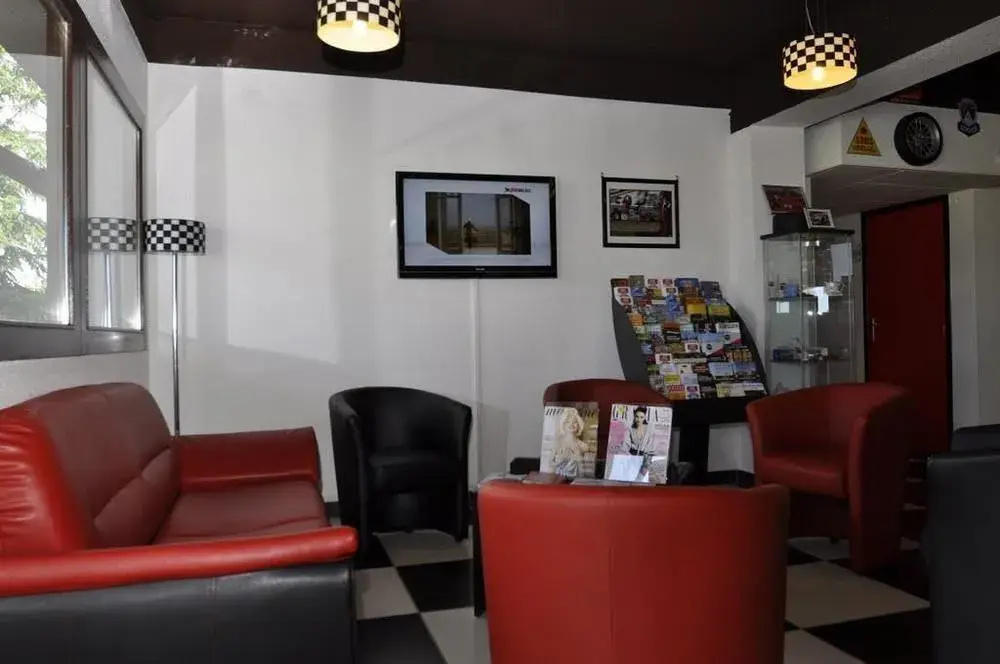 Voir la photo 2 — Hotel Kyriad Design ENZO CANNES-ECLUSE