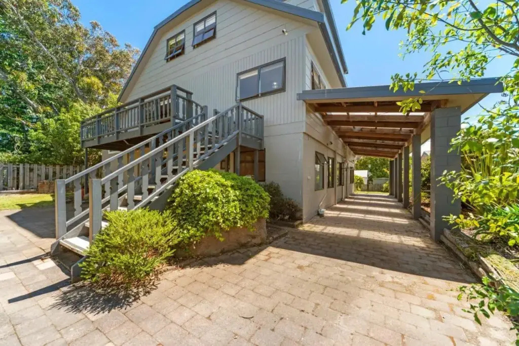Wharewaka Lodge