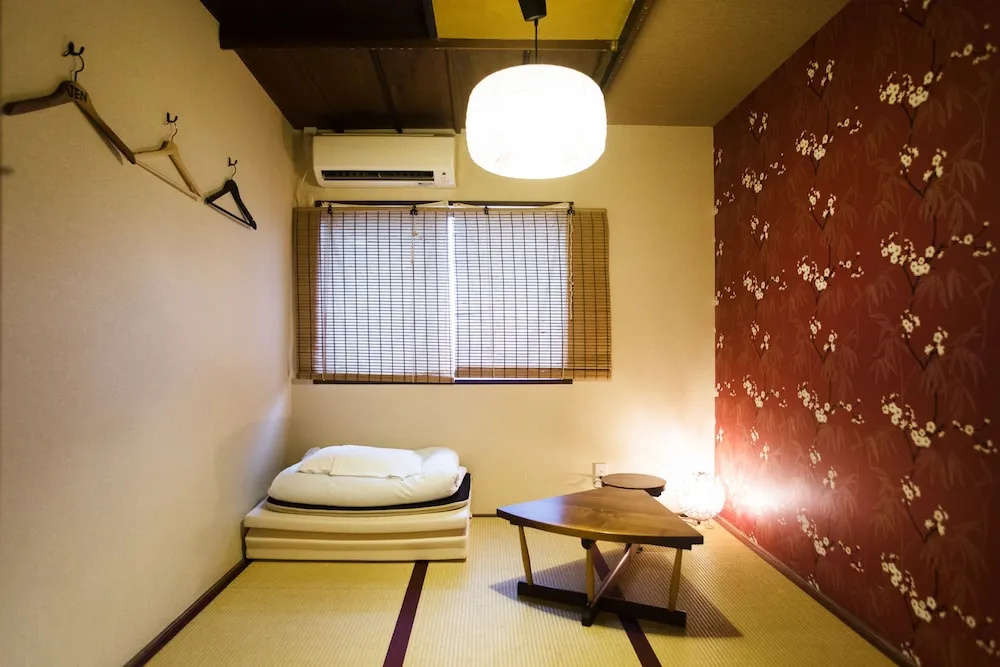 Economy Quadruple room