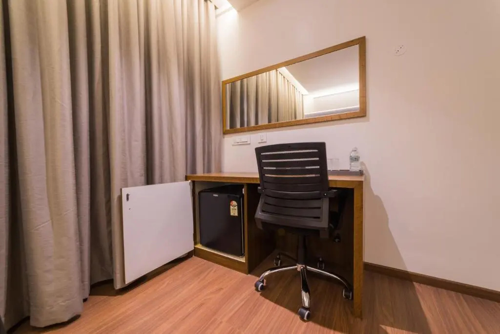 Deluxe Double room (full double bed)