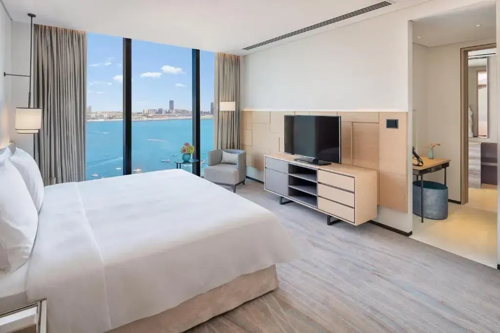 1 Bedroom Executive Double Suite with sea view (full double bed)