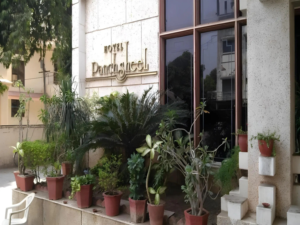 Oyo 11543 Hotel Panchsheel in Vadodara