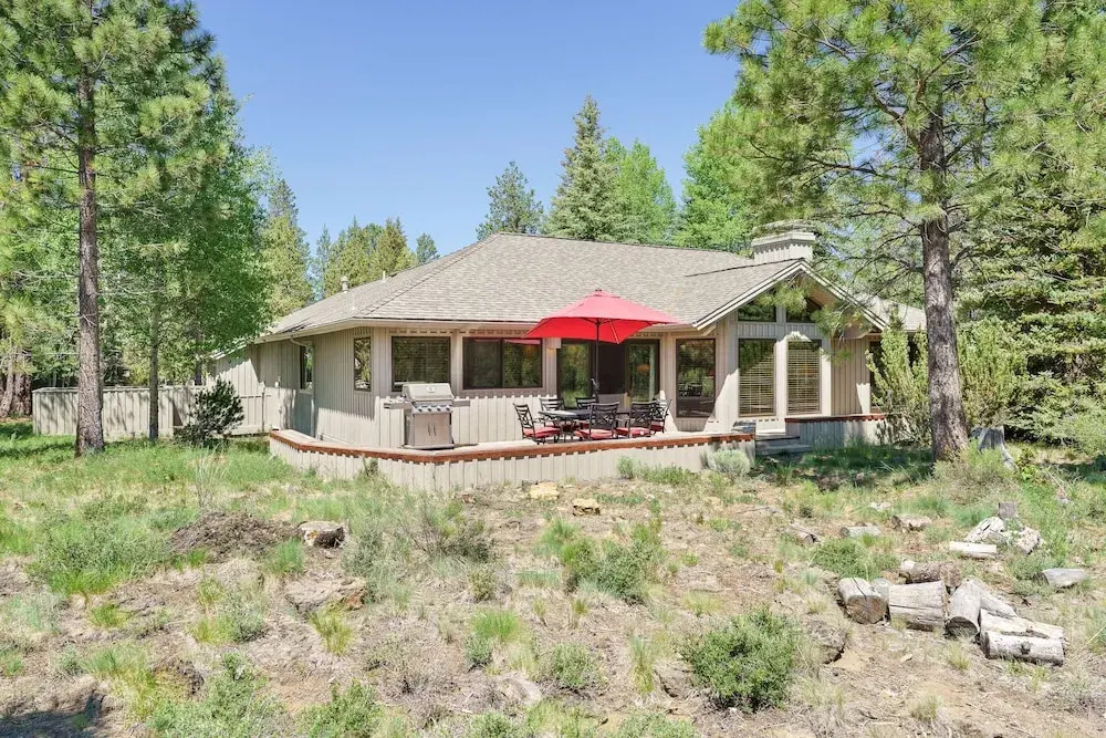 10 Tan Oak Home features Private Hot Tub and BBQ on the Deck by RedAwning