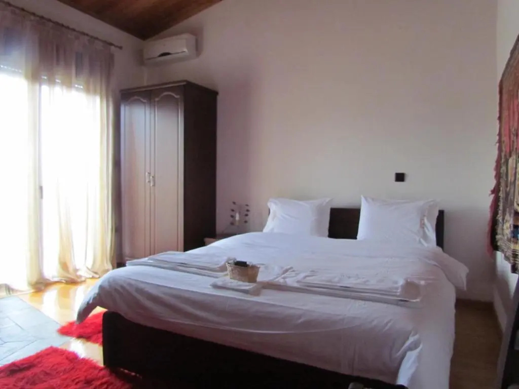Economy room