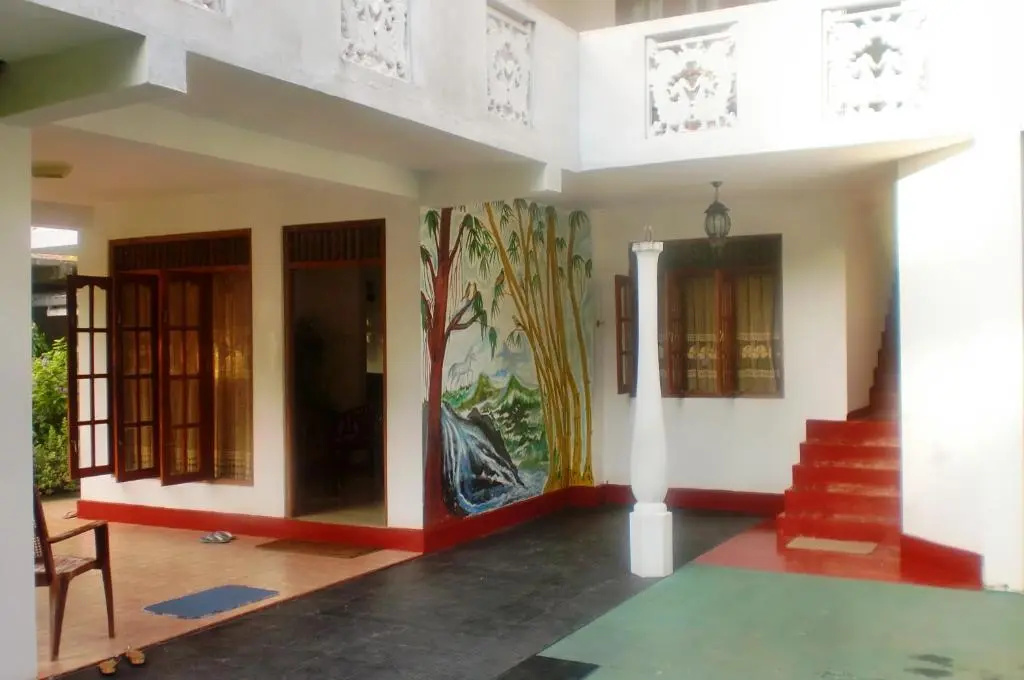 161 White Villa