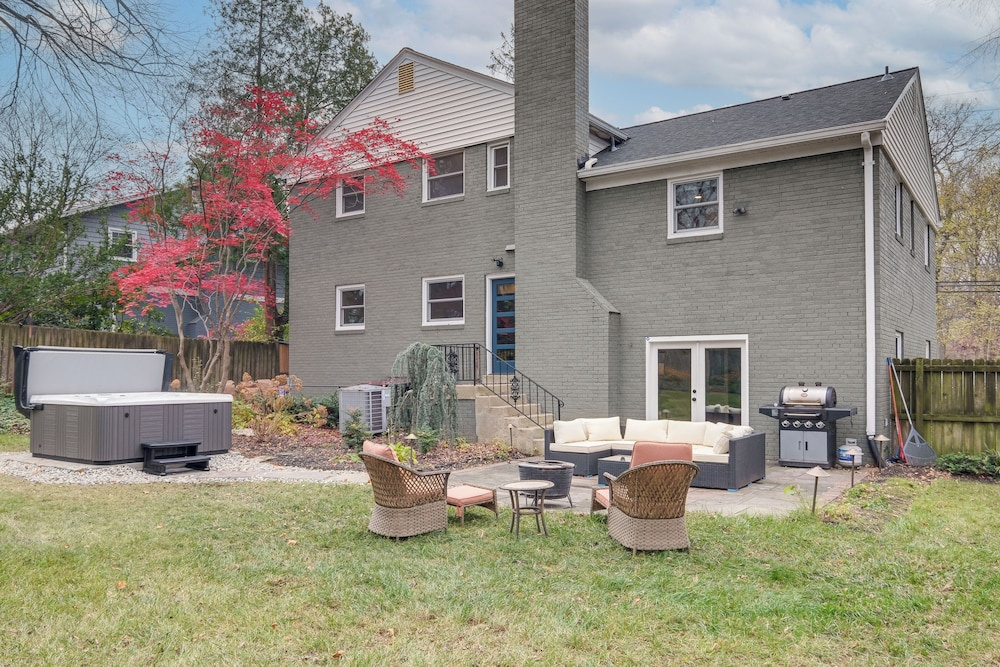 Upscale Family Retreat Near DC & Georgetown!