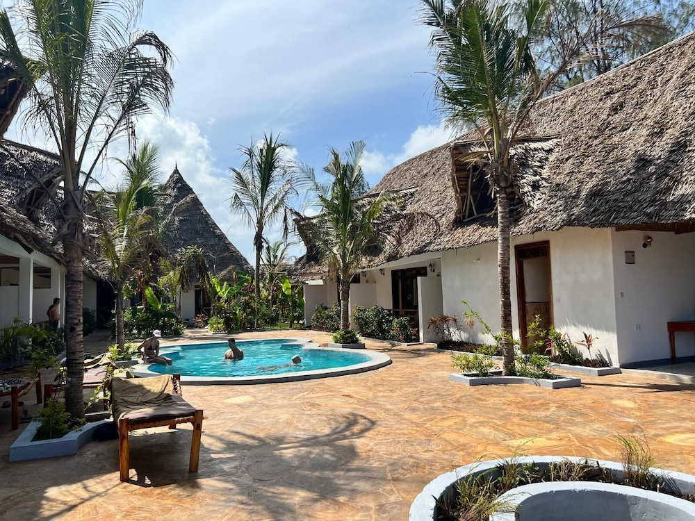 Zamu Beach Hotel