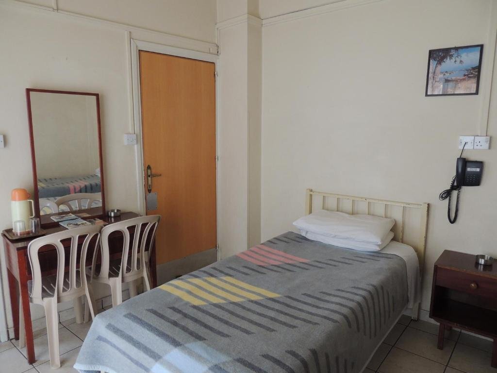 Delphi Hotel by null